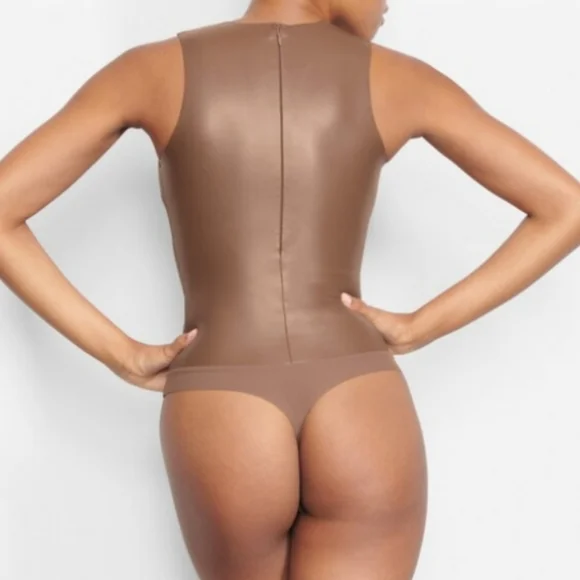 NWT SKIMS Faux Leather Crew Neck Bodysuit in Jasper Size XXS - Picture 3 of 7